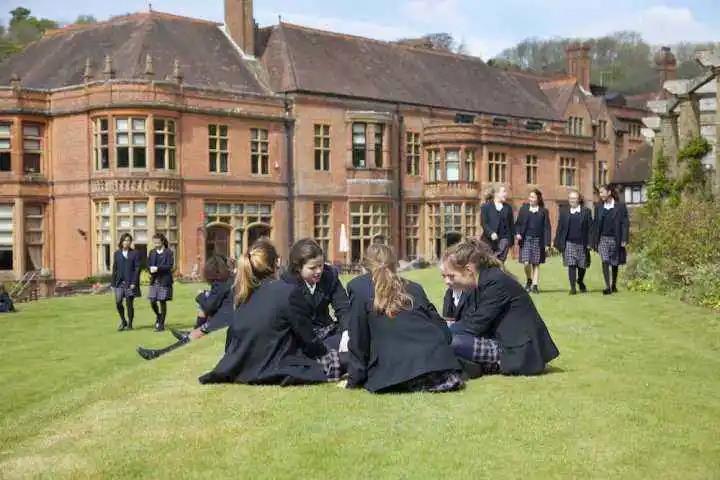 英国顶尖寄宿女子学校：Woldingham School 沃丁翰学校